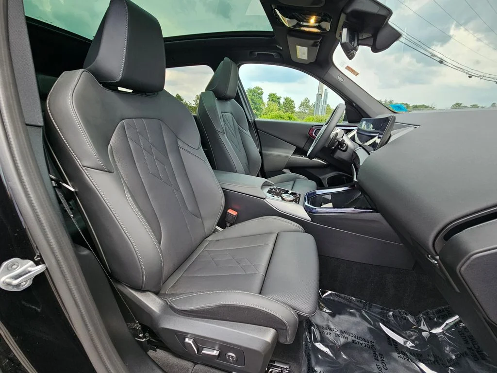 Used 2025 Black Sapphire Metallic BMW 30 xDrive image 16