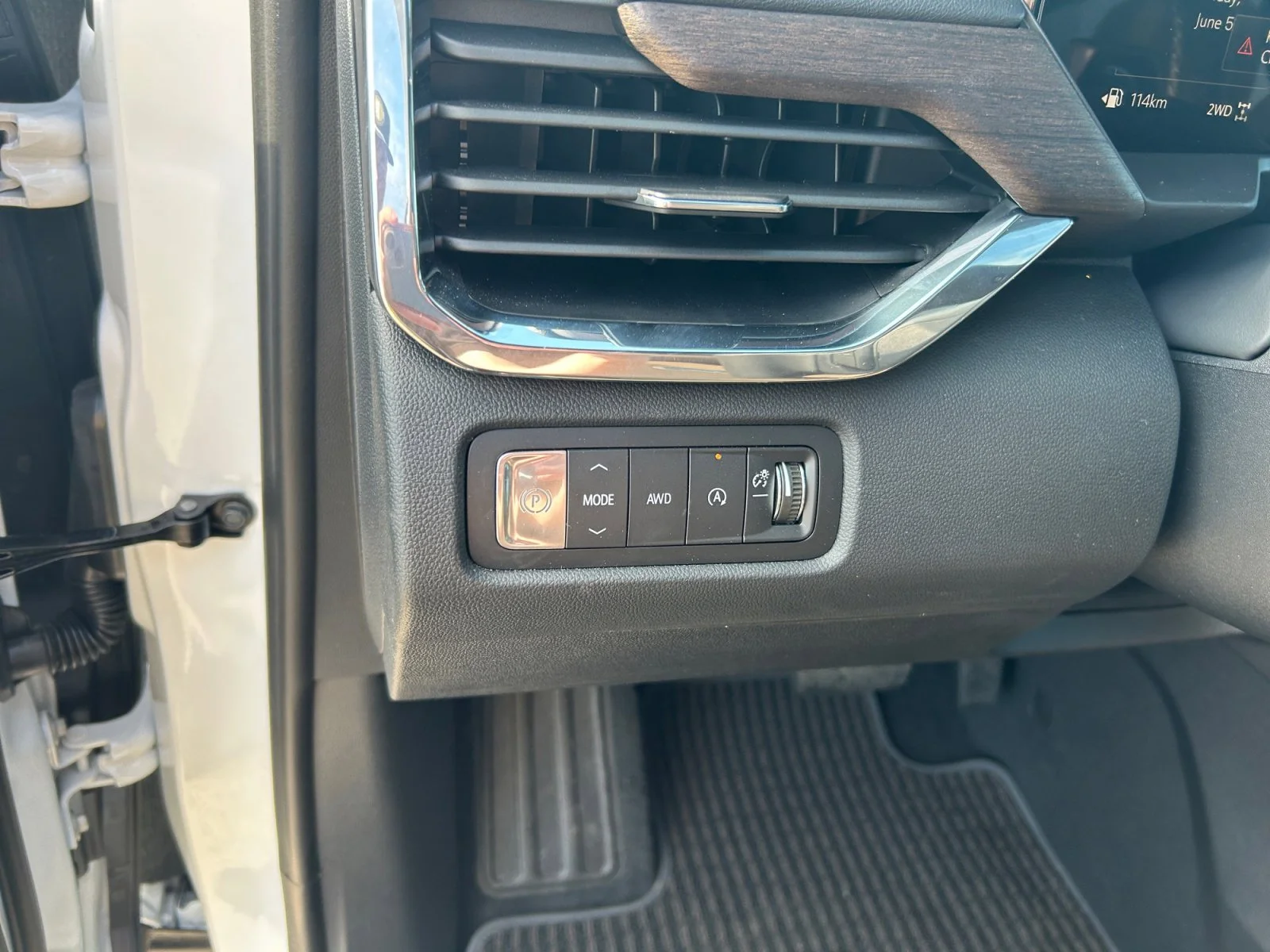 New 2026 Summit White GMC Denali Ultimate AWD image 16