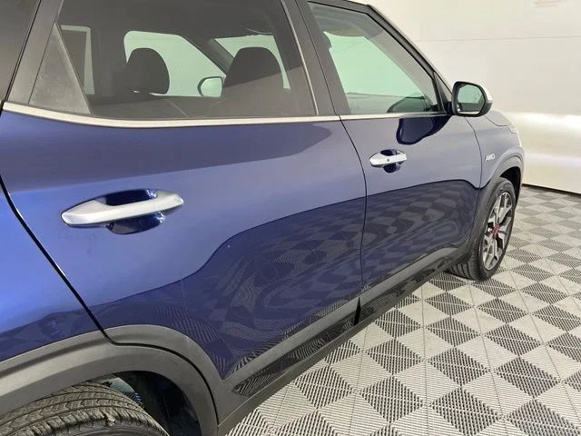 Used 2023 Blue Kia SX image 9