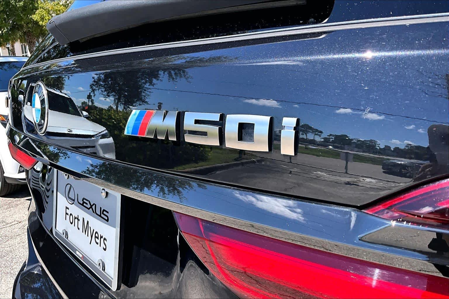 Used 2021 Black Sapphire Metallic BMW M50i image 10