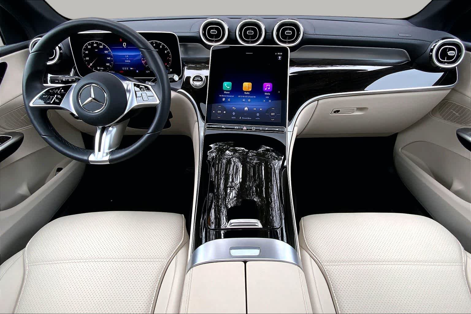 Certified Used 2025 Polar White Mercedes-Benz GLC 300 image 16