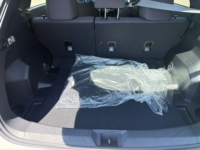 Used 2025 White Subaru Base image 9