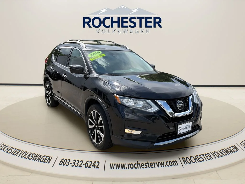 Used 2019 Black Nissan SL image 8
