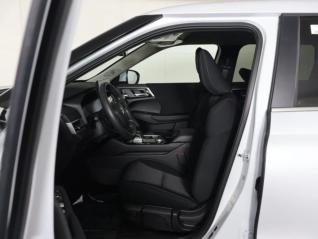 New 2026 White Mitsubishi ES image 29