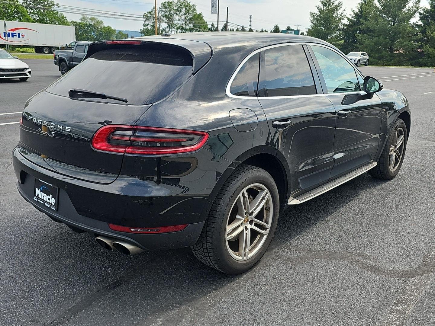 Used 2018  Porsche S image 2