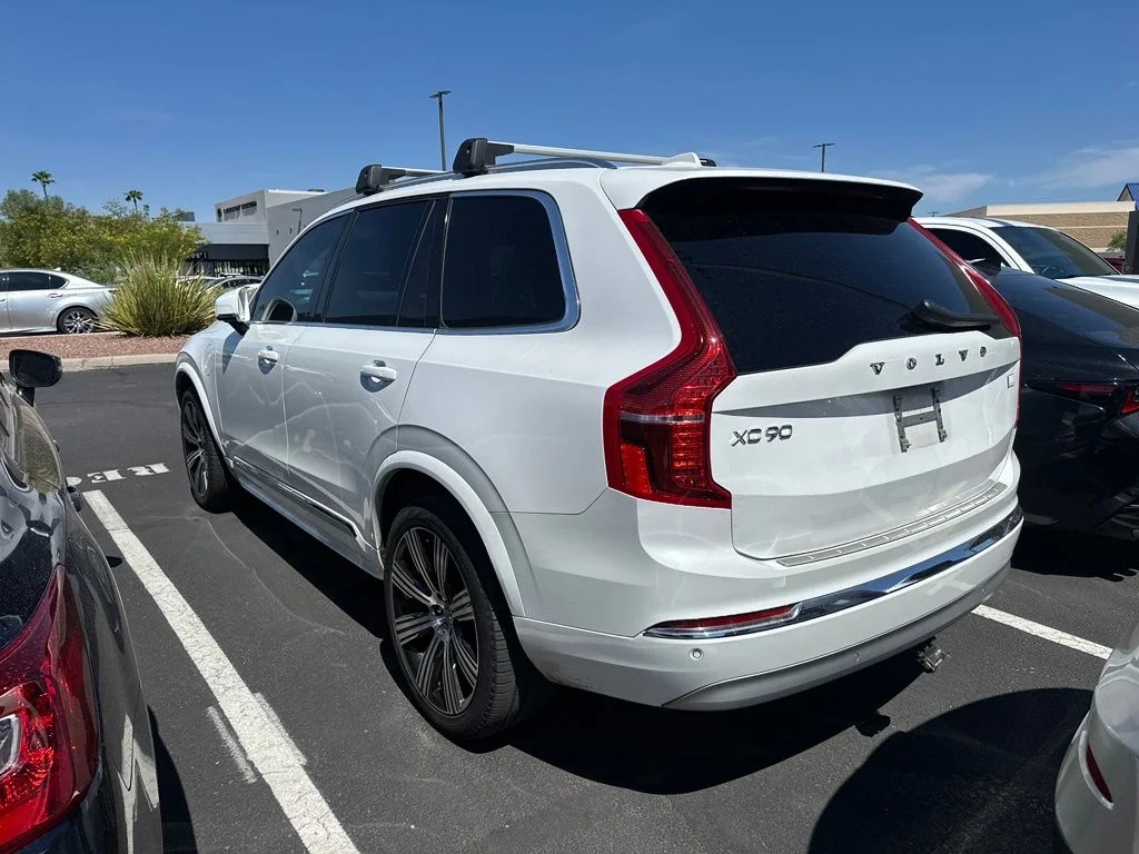 Used 2022 White Volvo T8 Inscription Expression Extended Range 7P image 12