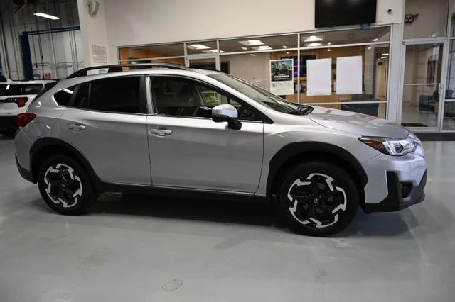 Used 2021 Silver Subaru Limited image 4