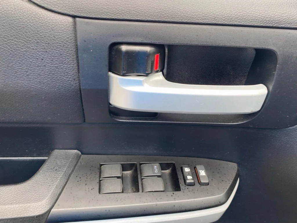 Used 2018 Gray Toyota SR5 image 22