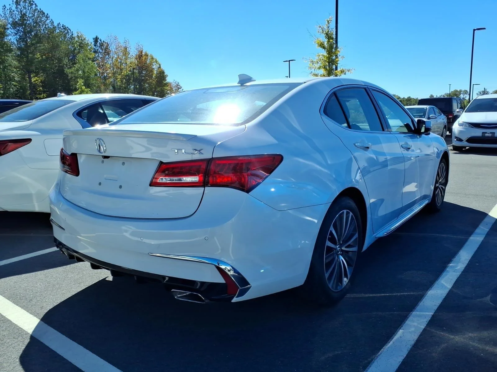 Used 2018 Bellanova White Pearl Acura w/Advance Pkg image 9