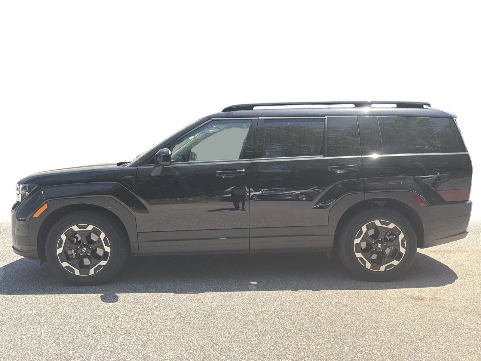 Used 2024 Phantom Black Hyundai SEL image 24