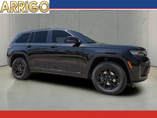 2026 Jeep Grand Cherokee Laredo Altitude