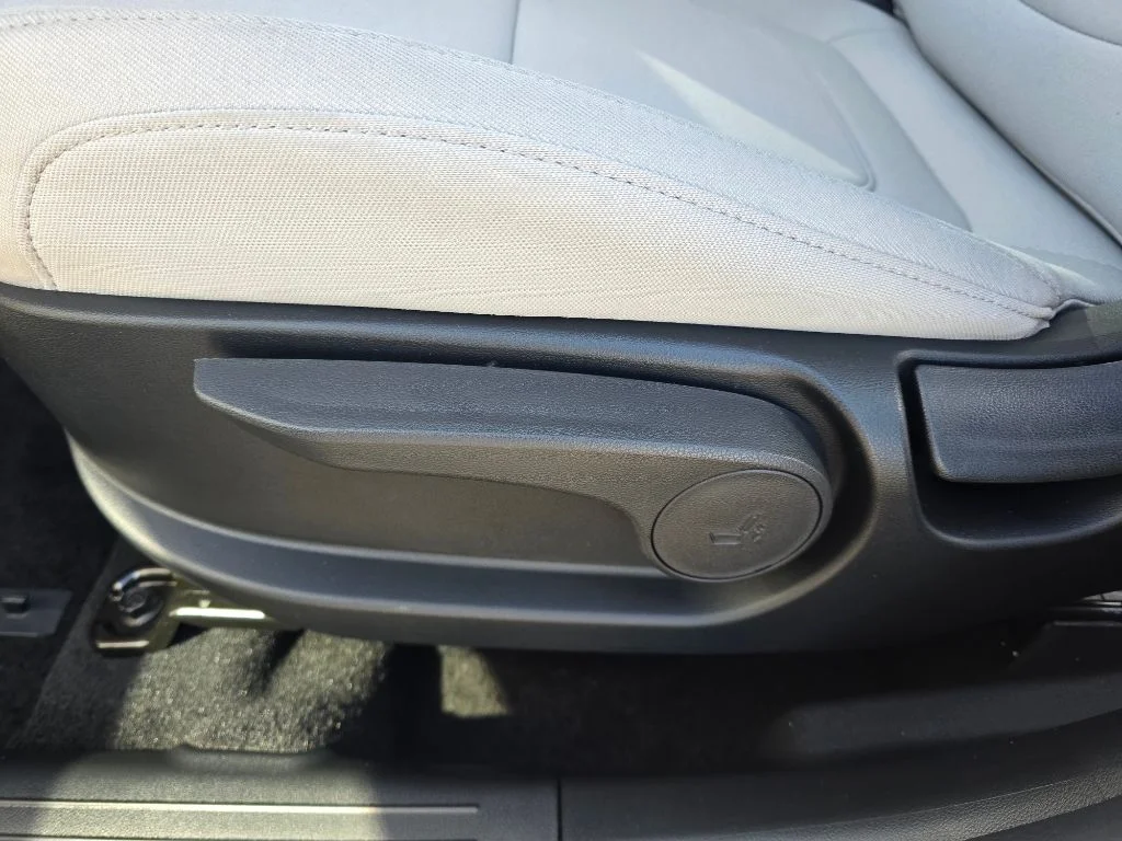 Used 2026 Serenity White Pearl Hyundai SE image 17