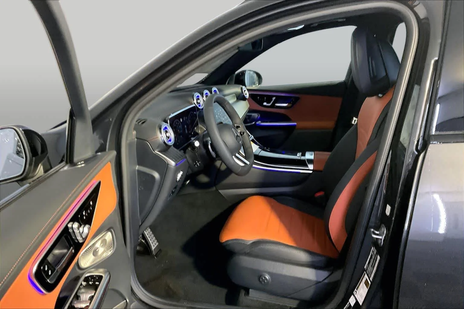 New 2027 Graphite Grey Metallic Mercedes-Benz GLC 300 image 13