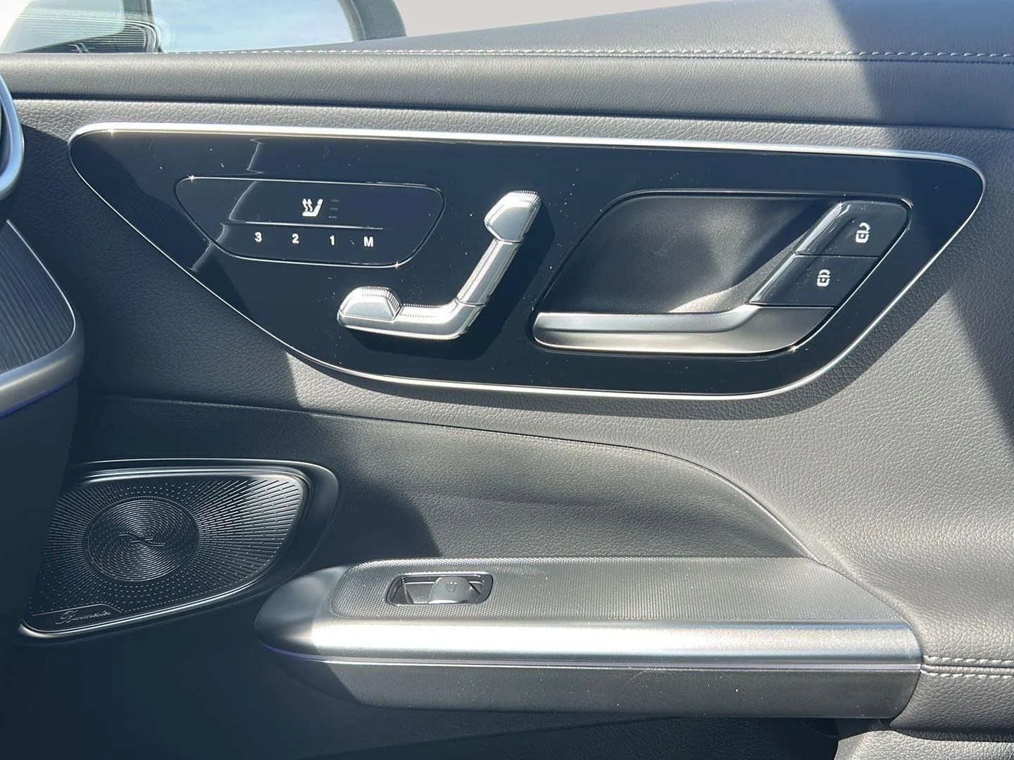 New 2026 Polar White Mercedes-Benz GLC 300 image 23