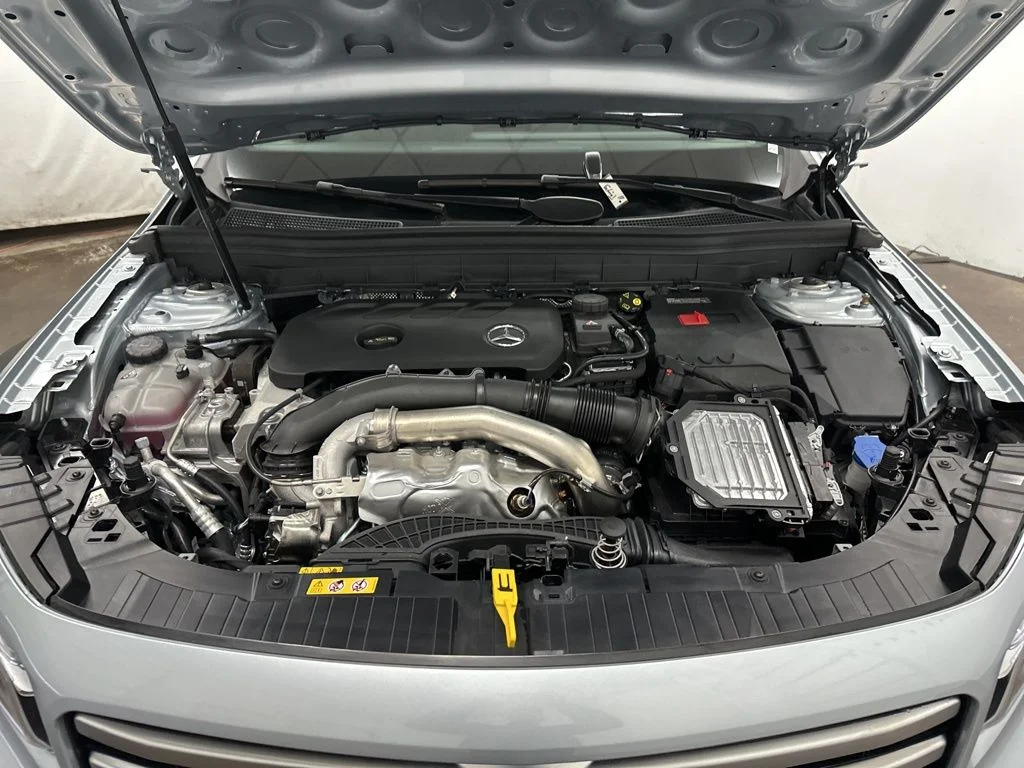 Used 2026 Silver Mercedes-Benz GLB 250 image 31