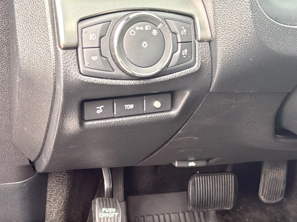Used 2018 Black Ford XLT image 28