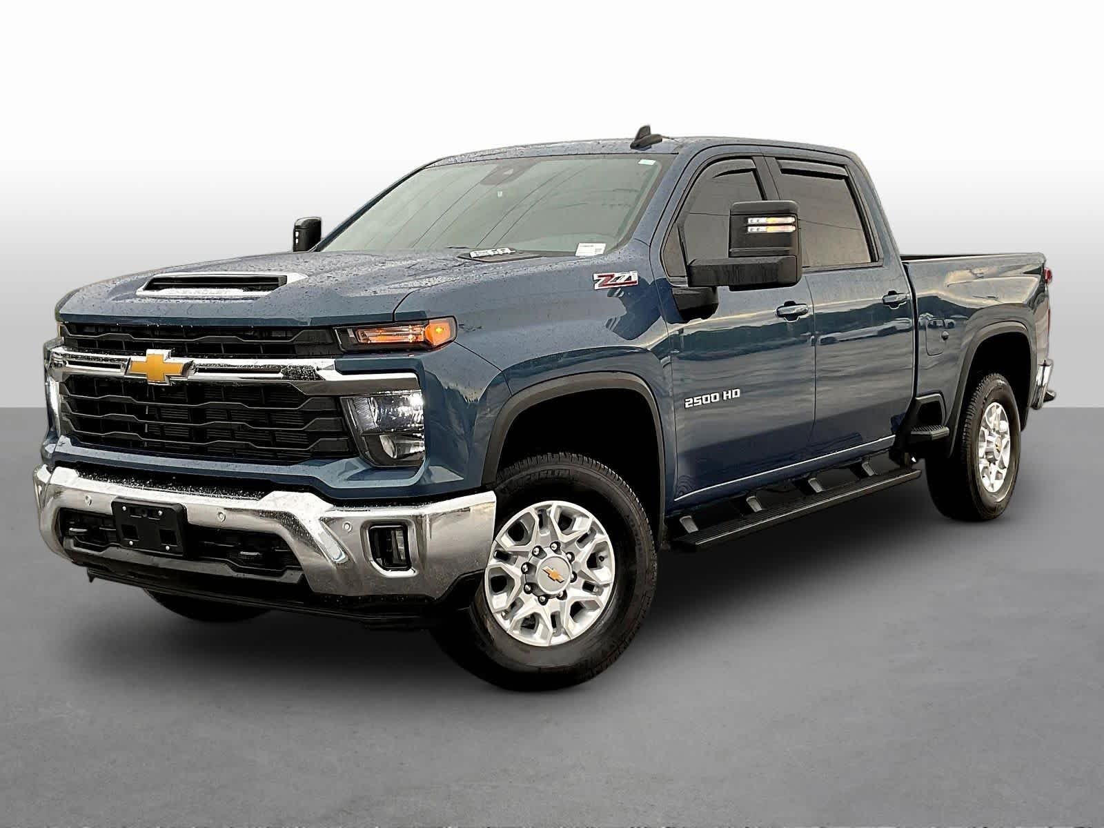 Certified Used 2025 Lakeshore Blue Metallic Chevrolet LT image 3