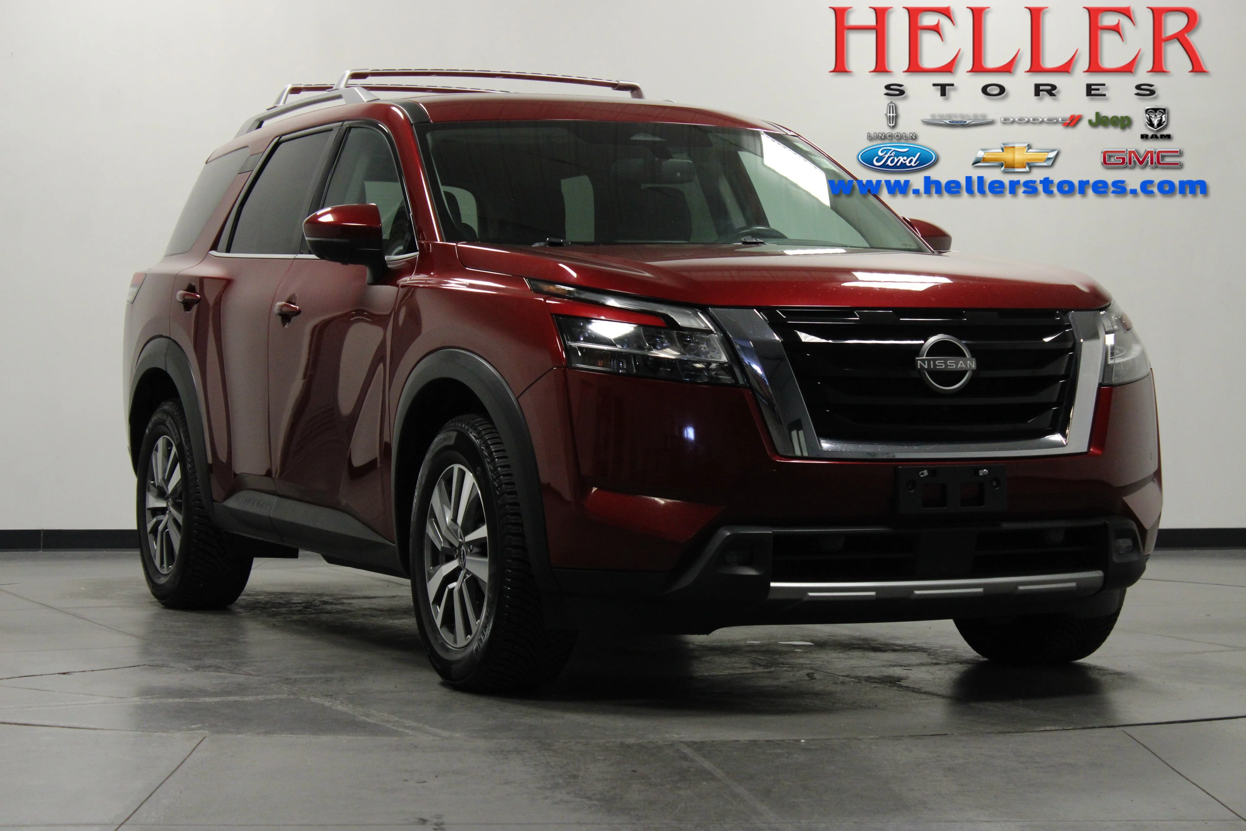 Used 2022 Scarlet Ember Tintcoat Nissan SL image 1