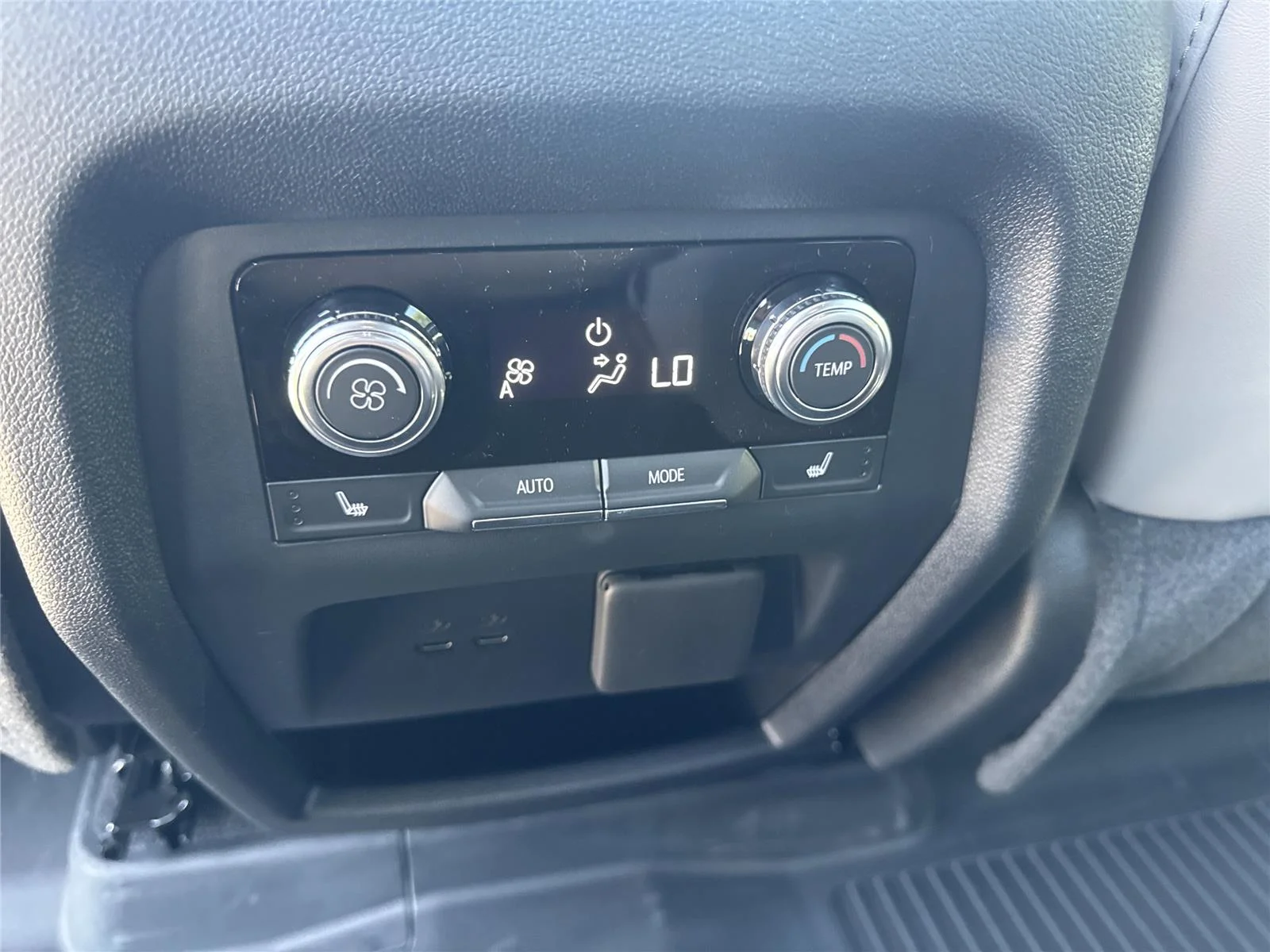 New 2026 Summit White GMC Elevation image 18