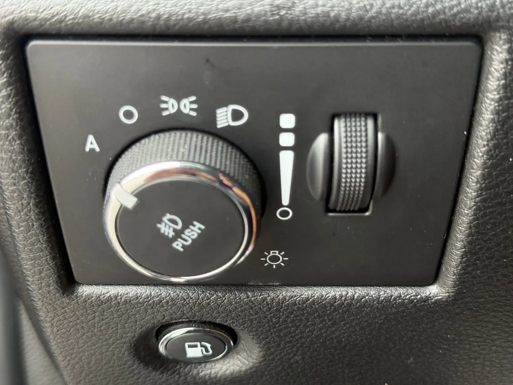 Used 2022 Black Jeep Limited image 19