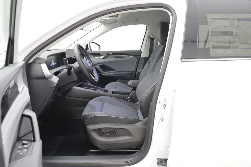 New 2026 Pure White Volkswagen 2.0T SE image 6