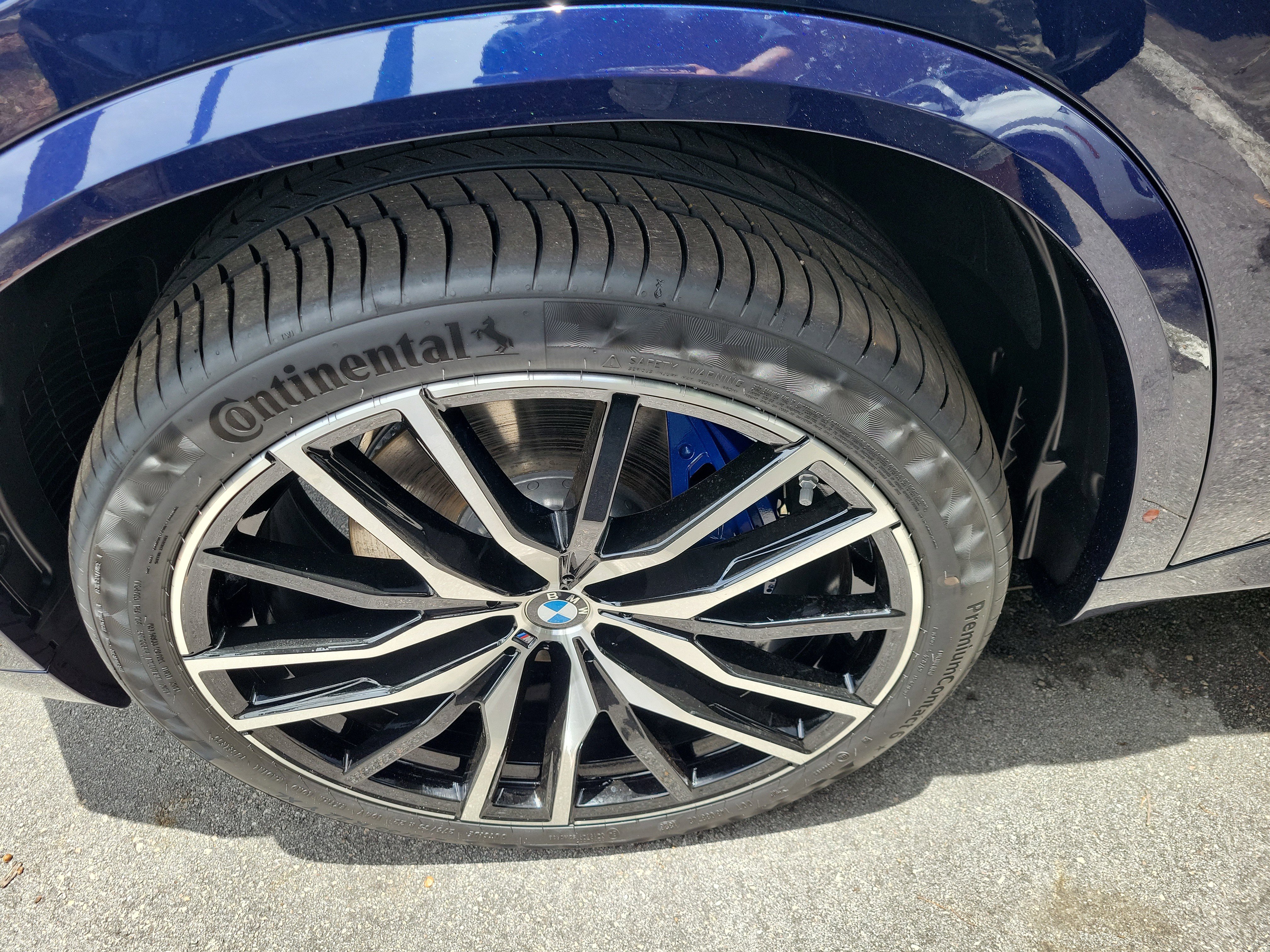 New 2026 Tanzanite Blue II Metallic BMW sDrive40i image 7