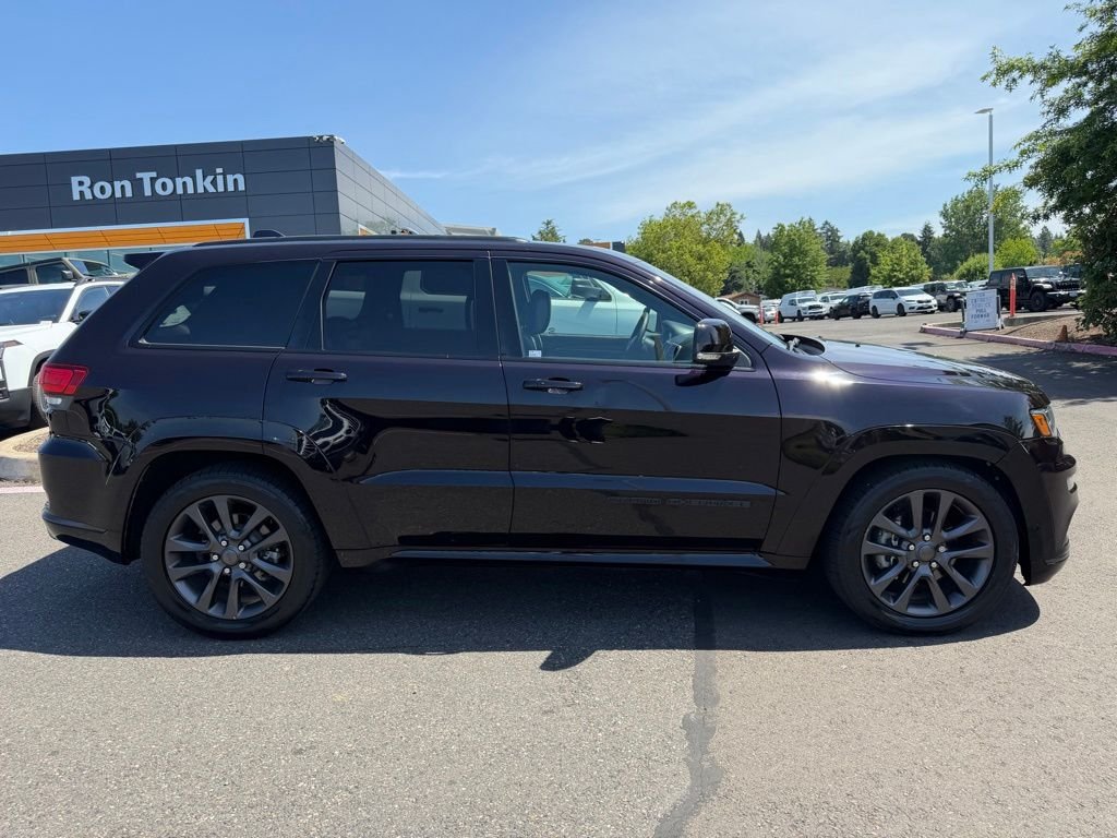 Used 2018 Sangria Metallic Clearcoat Jeep Overland image 8