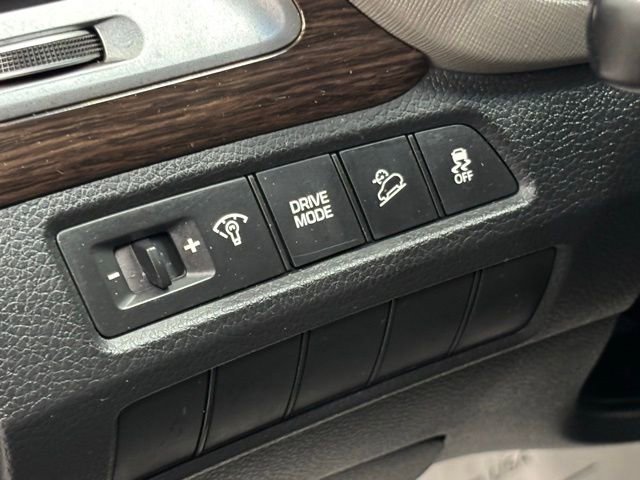 Used 2017 Night Sky Pearl Hyundai SE image 15