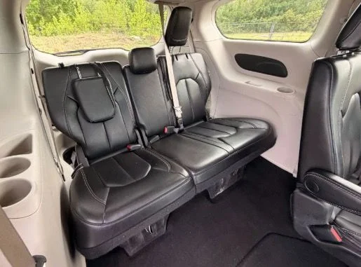 Used 2023 White Chrysler Touring L image 15