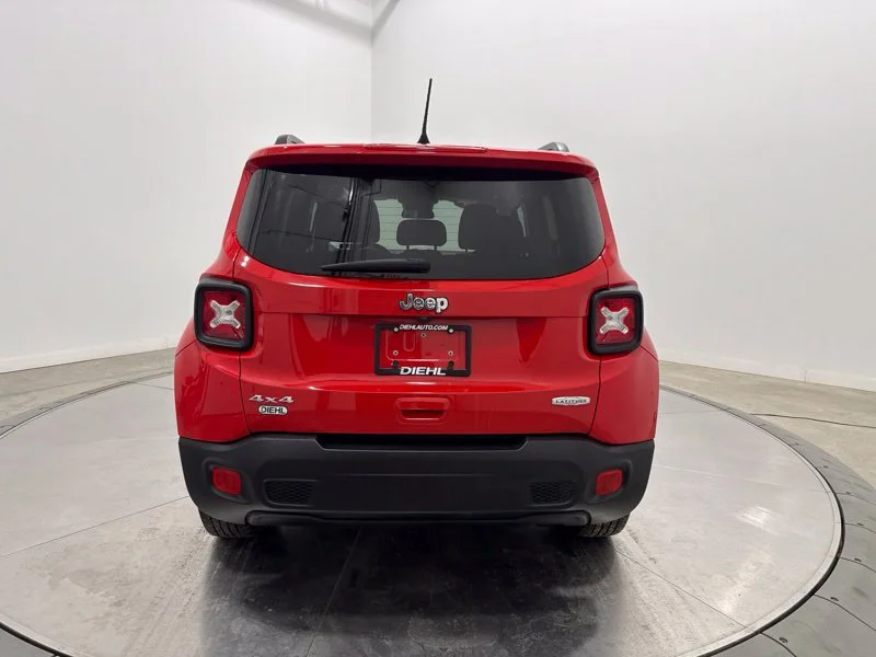Used 2018 Red Jeep Latitude image 6