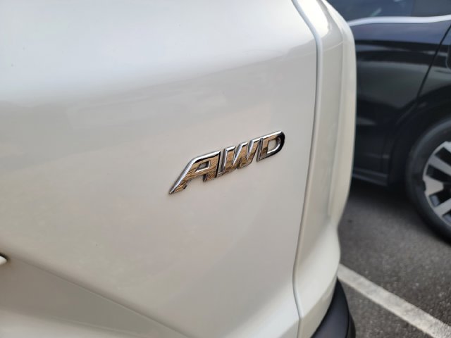 Used 2018 White Honda EX-L image 9