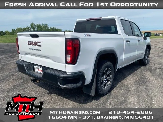 Used 2019 White GMC Base image 8