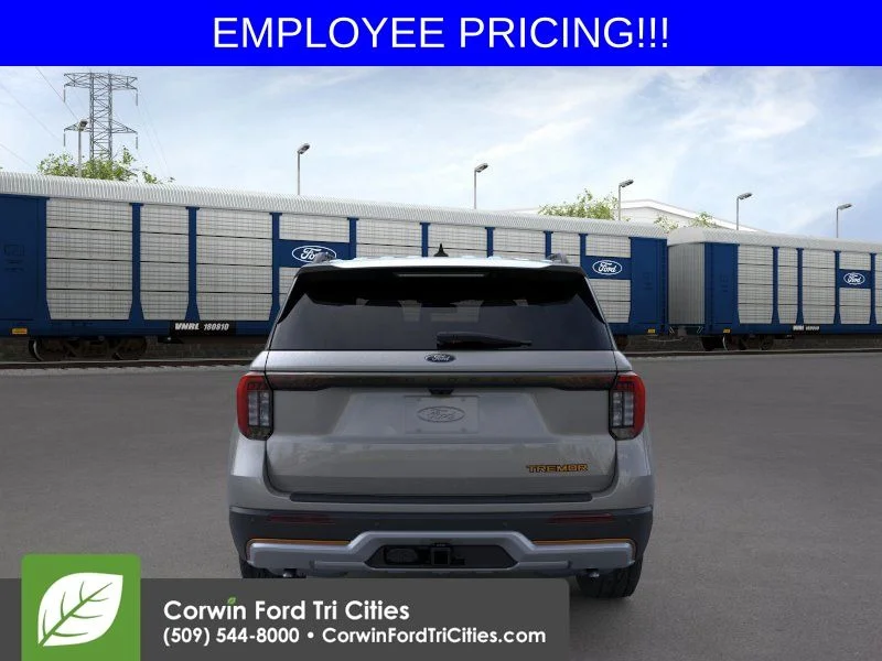 New 2026 Carbonized Gray Metallic Ford Tremor image 6