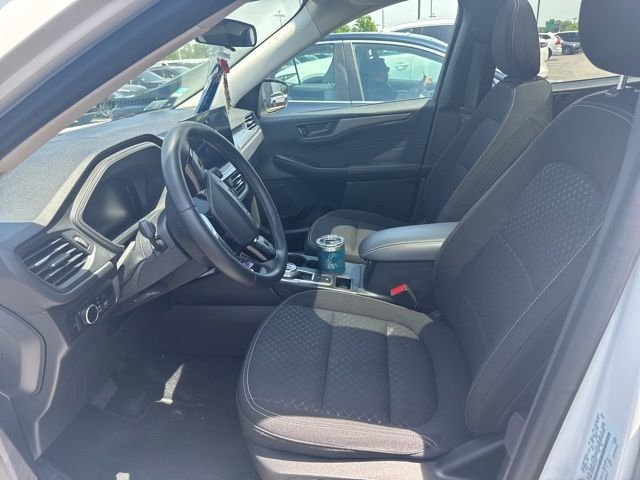 Used 2023 White Ford Active image 6