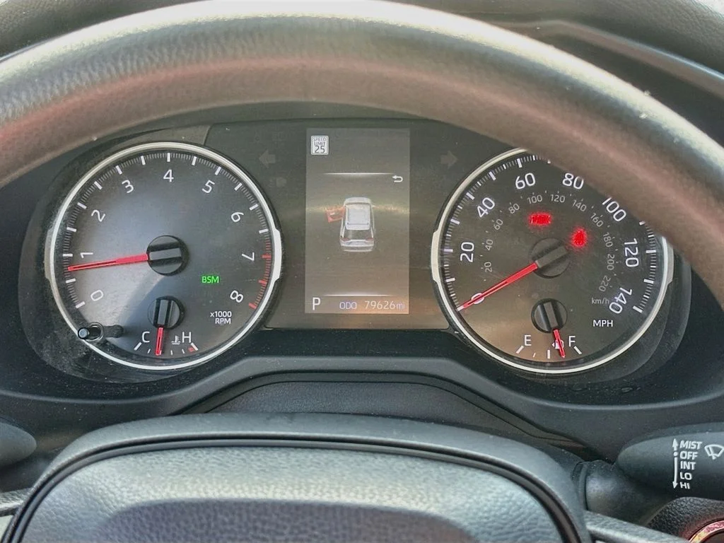 Used 2022 Silver Toyota XLE image 12
