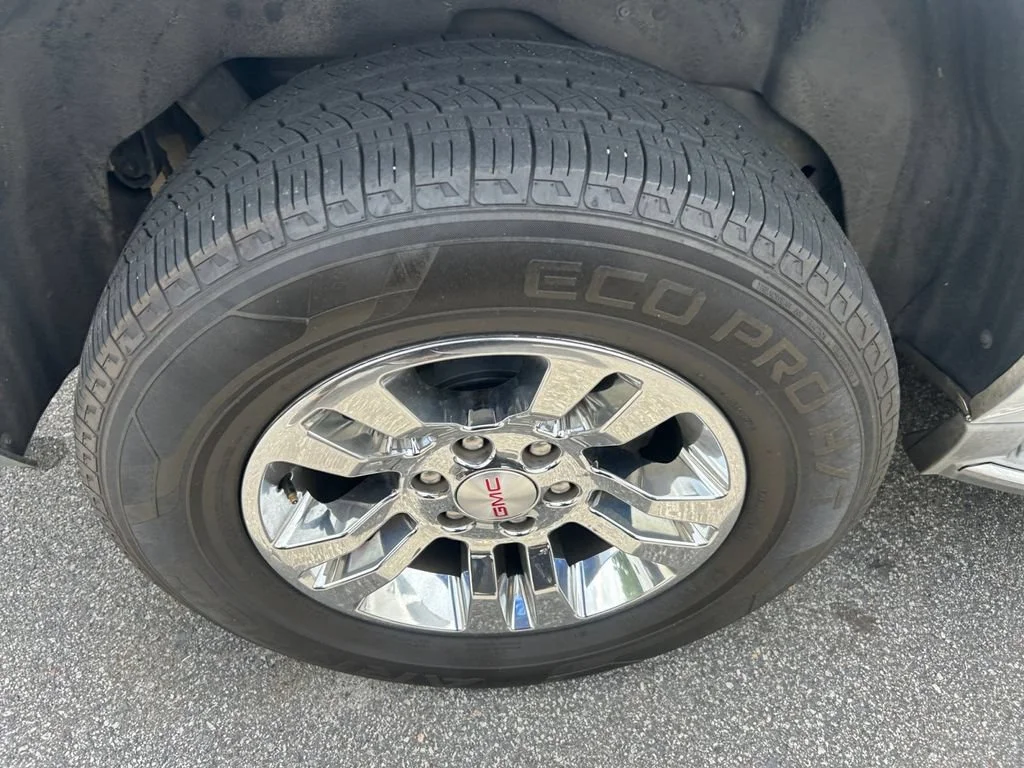 Used 2016 QUICKSILVER METALLIC GMC SLT image 5