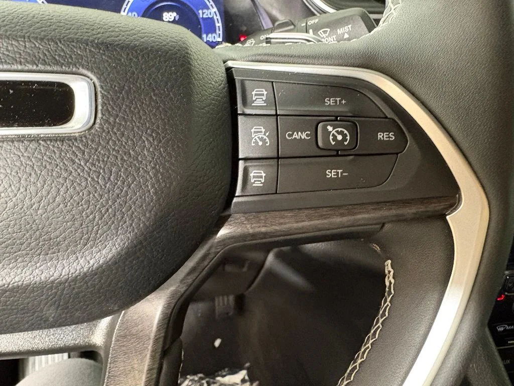 Used 2024 Silver Jeep Limited image 26
