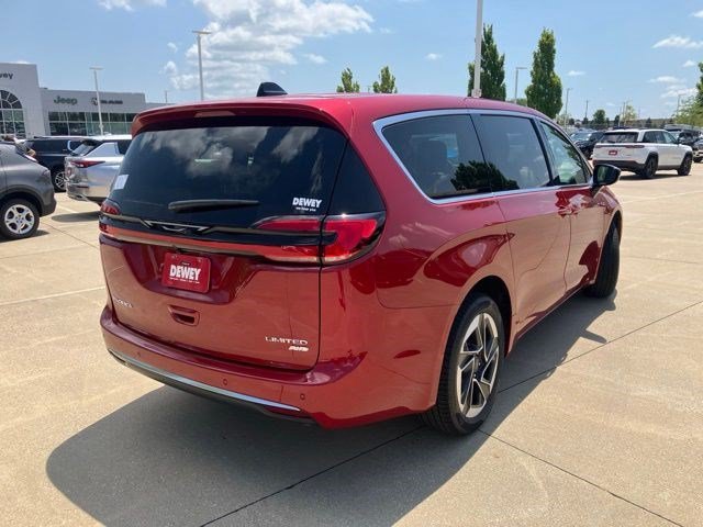 New 2027 Red Hot Pearl-Coat Exterior Paint Chrysler Limited image 5