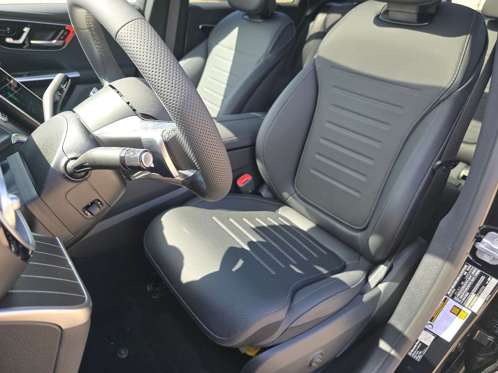 New 2026 Black Mercedes-Benz GLC 300 image 25