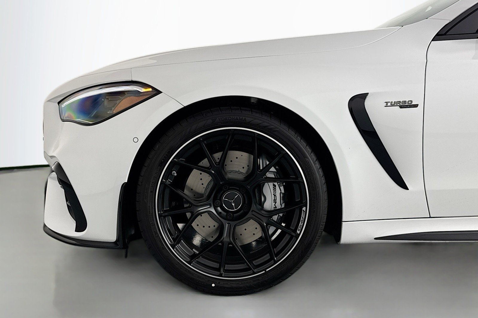 New 2026 MANUFAKTUR Moonlight White Metallic Mercedes-Benz AMG® CLE 53 4MATIC+ Coupe image 9