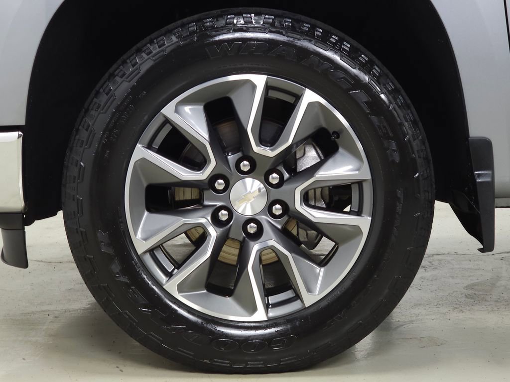 Used 2023 Sterling Gray Metallic Chevrolet LT (2FL) image 12