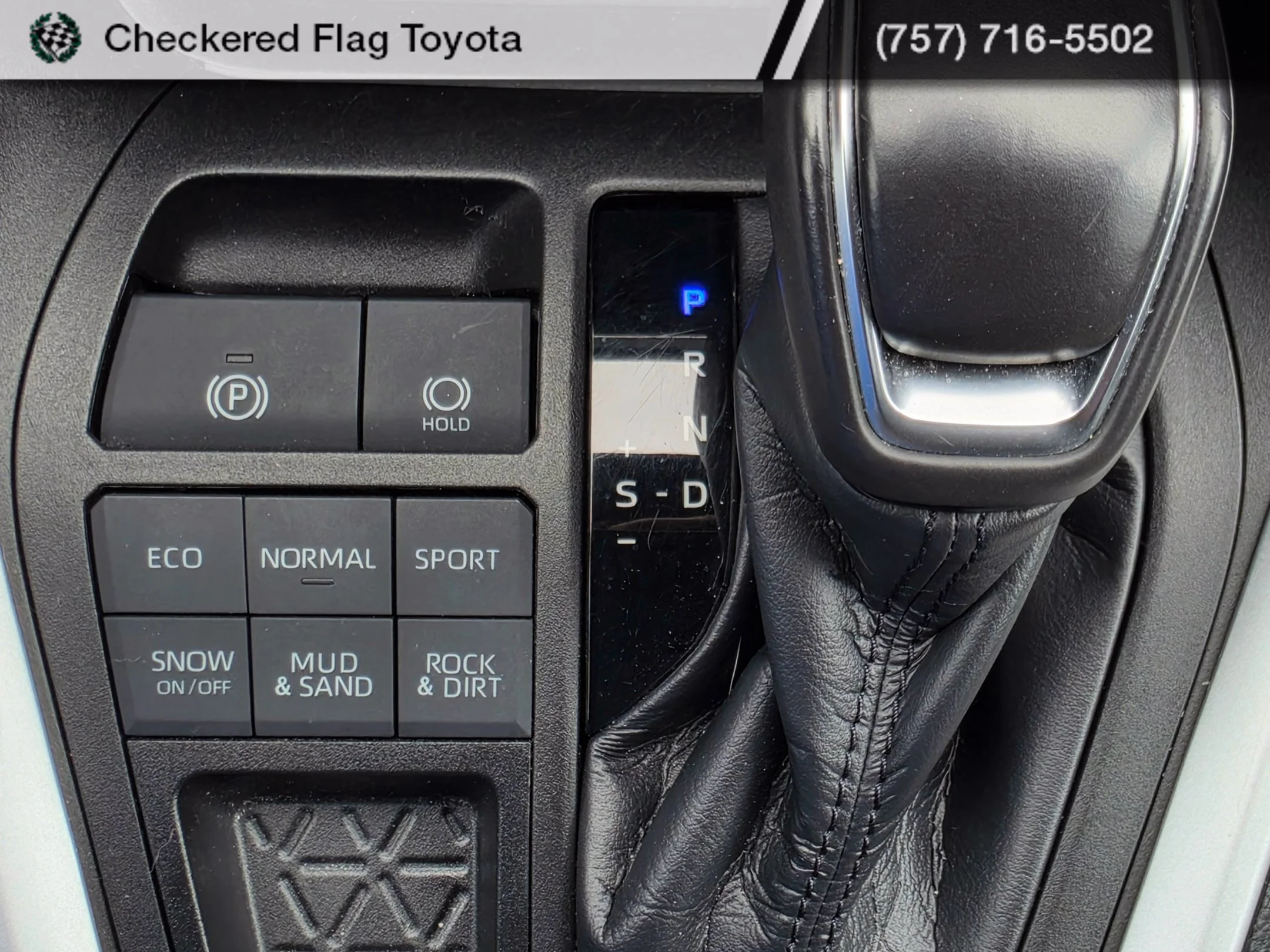 Used 2020 Lunar Rock Toyota XLE Premium image 19