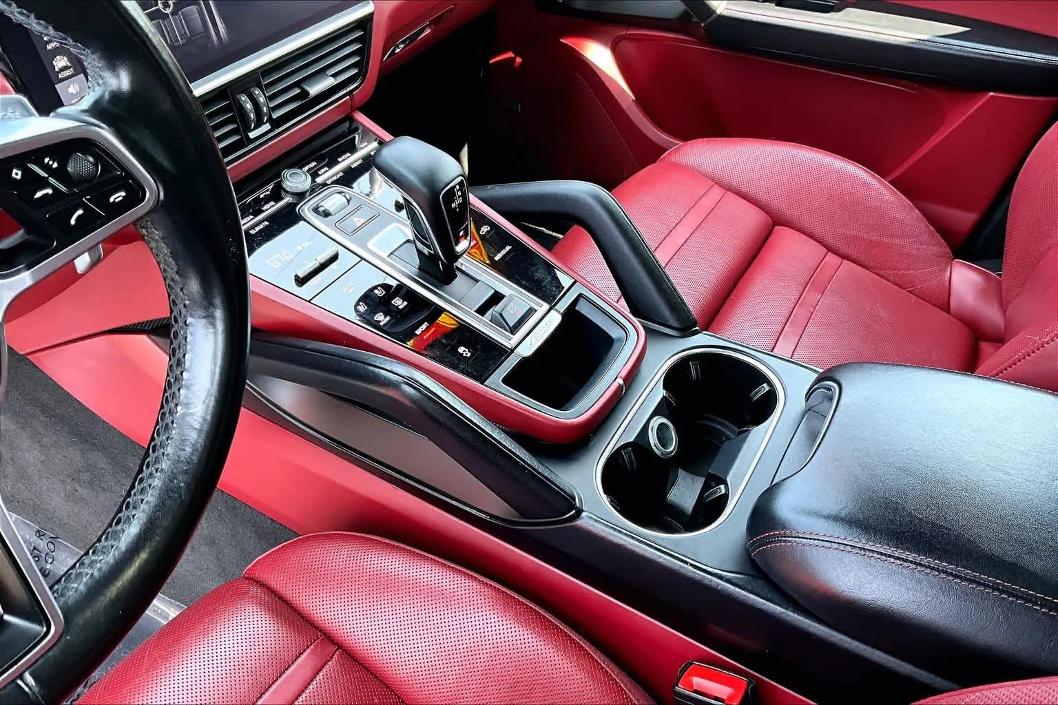 Used 2020 White Porsche  image 17