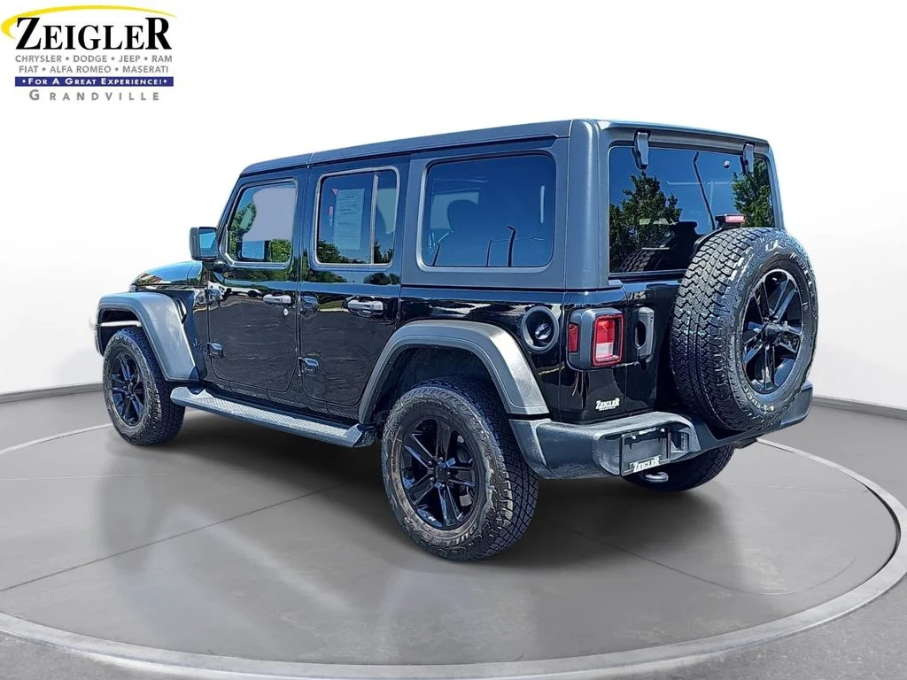 Used 2022 Black Jeep Unlimited Sport Altitude image 7