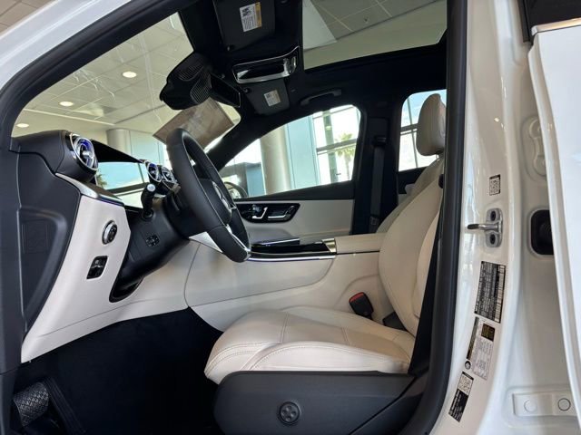 New 2026 Polar White Mercedes-Benz GLC 300 image 34
