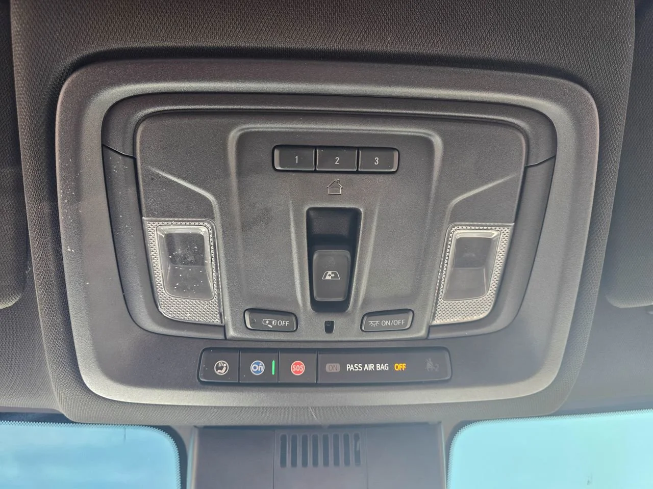 Used 2022 Iridescent Pearl Tricoat Chevrolet High Country image 24