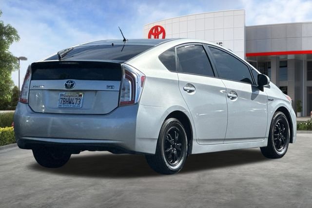 Used 2013 Silver Toyota Two image 4