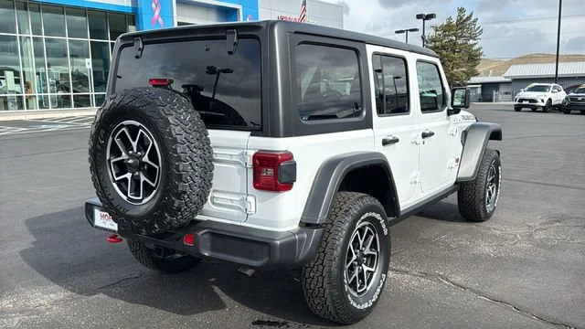 Used 2025 White Jeep 4-Door Rubicon 4x4 image 3