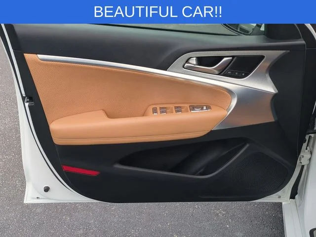 Used 2022 White Genesis 3.3T image 12