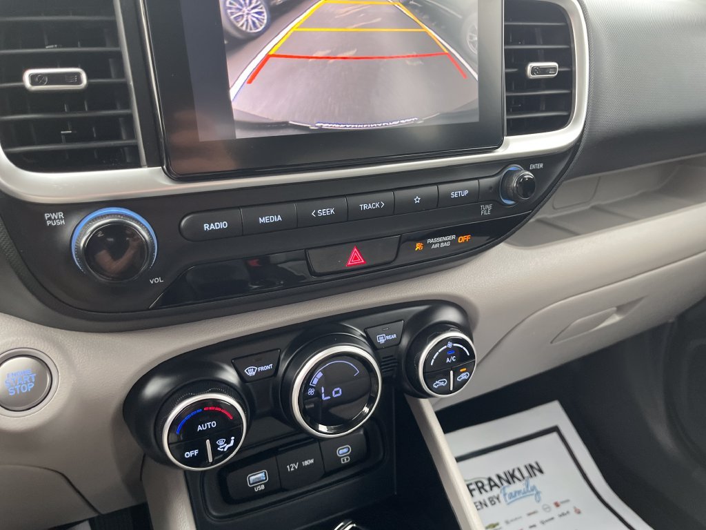 Used 2025 White Hyundai SEL image 19